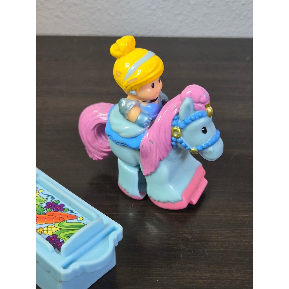 Vintage Fisher Price Little People Klip Klop Cinderella Horse & Feed Bin - Picture 2 of 5
